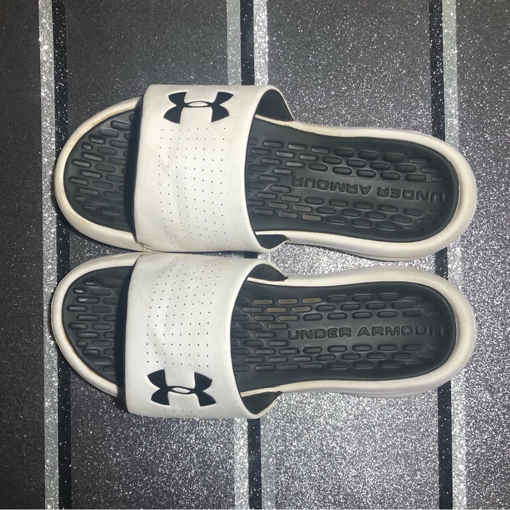 Size 10 (men) White and Black Under Armour Pro Slides - Used, Great Condition